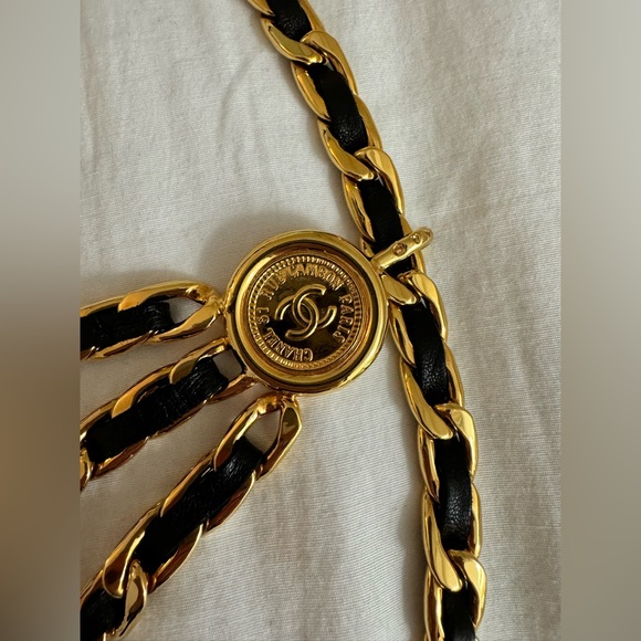$1️⃣8️⃣0️⃣0️⃣ Chanel belt - Picture 10 of 12